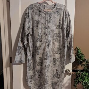 Woolrich Gray Owl Print Night Shirt. 100% Cotton. Size Large.
